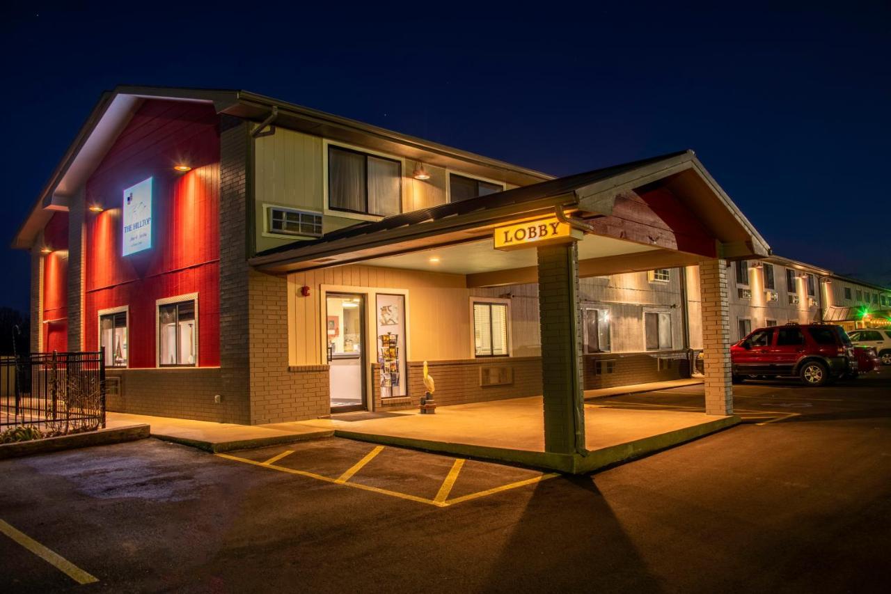 Hilltop Inn & Suites Grove Exterior photo